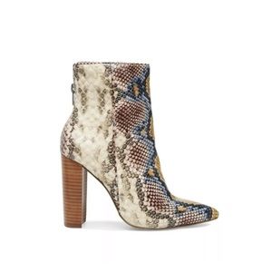 STEVE MADDEN TRISTA-S MULTI SNAKE Sz 7 Boots